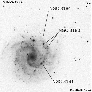 Negativní snímek oblohy NGC 3180