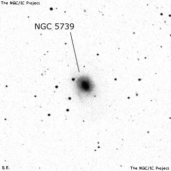Negativní snímek oblohy NGC 5739